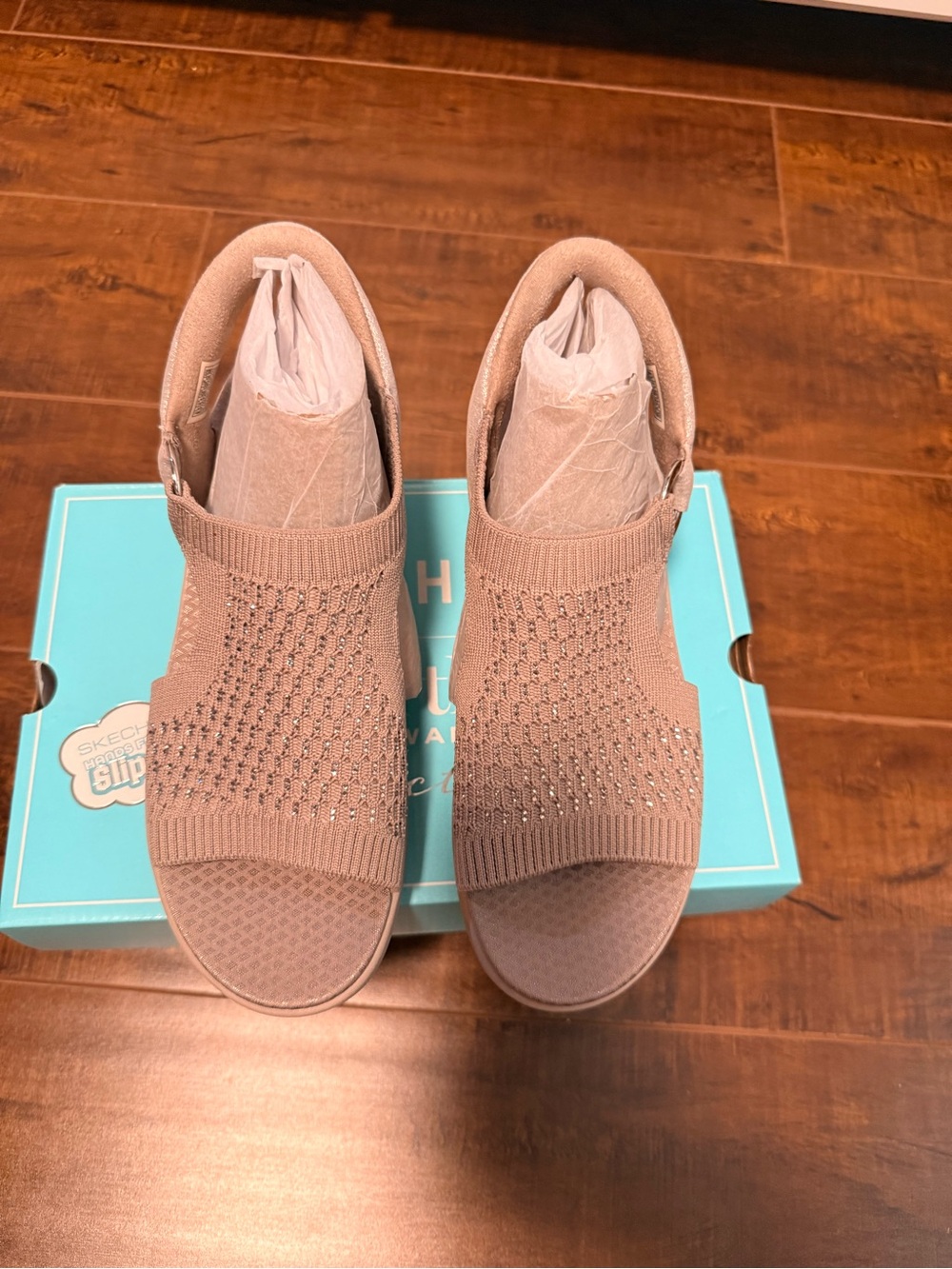 NWT Martha Stewart for Skechers Women’s  Knit Slip-On Wedge Sandals - Taup
